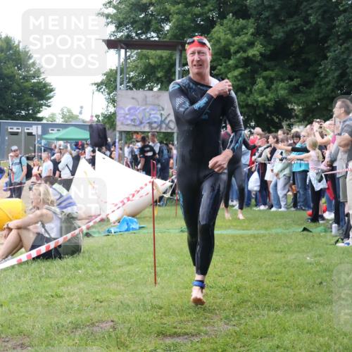 16.06.2024 - 26. Vierlanden-Triathlon Lena Gebhardt http://msf.ph/oto/6301892 16.06.2024 11:06:59 Schwimmen 367, 381, 404, 432, 452, 367, 381, 404, 432, 452 meine-sportfotos.de
