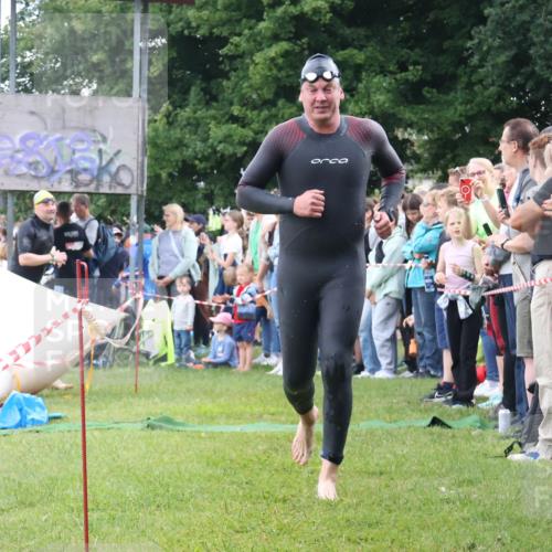 16.06.2024 - 26. Vierlanden-Triathlon Lena Gebhardt http://msf.ph/oto/6301915 16.06.2024 11:07:02 Schwimmen 367, 381, 404, 432, 367, 381, 404, 432 meine-sportfotos.de