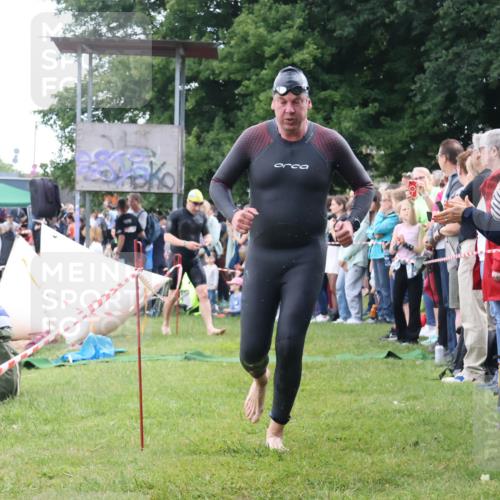 16.06.2024 - 26. Vierlanden-Triathlon Lena Gebhardt http://msf.ph/oto/6301924 16.06.2024 11:07:03 Schwimmen 367, 381, 404, 420, 432, 367, 381, 404, 420, 432 meine-sportfotos.de