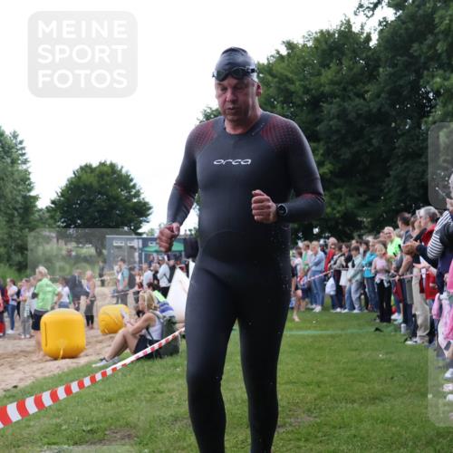 16.06.2024 - 26. Vierlanden-Triathlon Lena Gebhardt http://msf.ph/oto/6301939 16.06.2024 11:07:04 Schwimmen 367, 404, 420, 432, 367, 404, 420, 432 meine-sportfotos.de