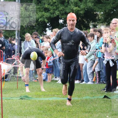 16.06.2024 - 26. Vierlanden-Triathlon Lena Gebhardt http://msf.ph/oto/6301948 16.06.2024 11:07:08 Schwimmen 367, 404, 420, 367, 404, 420 meine-sportfotos.de