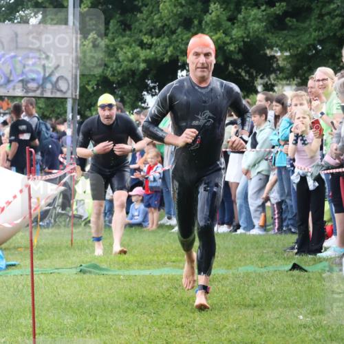 16.06.2024 - 26. Vierlanden-Triathlon Lena Gebhardt http://msf.ph/oto/6301952 16.06.2024 11:07:09 Schwimmen 367, 404, 420, 367, 404, 420 meine-sportfotos.de