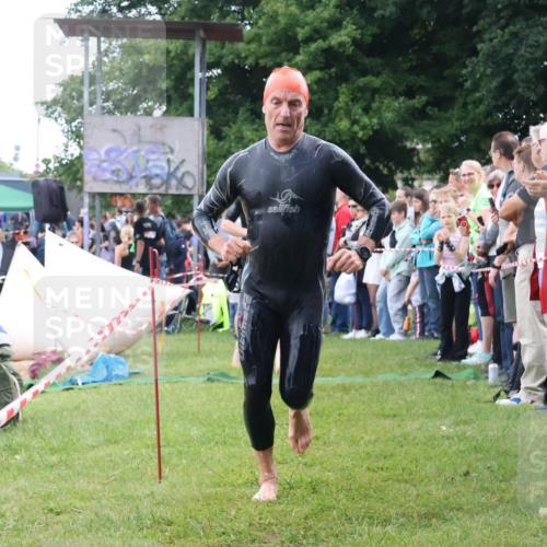 16.06.2024 - 26. Vierlanden-Triathlon Lena Gebhardt http://msf.ph/oto/6301960 16.06.2024 11:07:10 Schwimmen 367, 404, 420, 367, 404, 420 meine-sportfotos.de