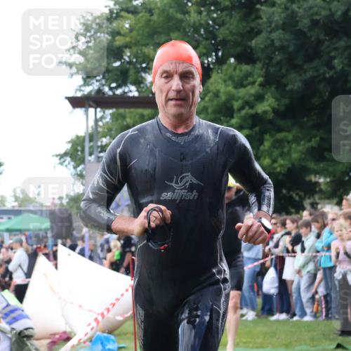 16.06.2024 - 26. Vierlanden-Triathlon Lena Gebhardt http://msf.ph/oto/6301965 16.06.2024 11:07:10 Schwimmen 367, 404, 420, 367, 404, 420 meine-sportfotos.de
