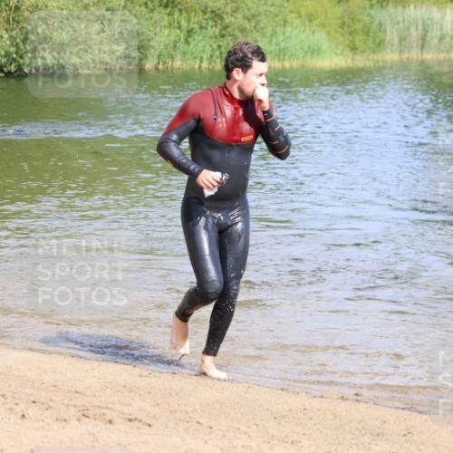 16.06.2024 - 26. Vierlanden-Triathlon Strokosch-Dieckow http://msf.ph/oto/6301968 16.06.2024 09:43:52 Schwimmen 12, 12 meine-sportfotos.de
