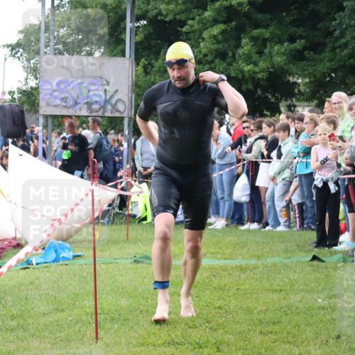 16.06.2024 - 26. Vierlanden-Triathlon Lena Gebhardt http://msf.ph/oto/6301975 16.06.2024 11:07:12 Schwimmen 367, 404, 420, 367, 404, 420 meine-sportfotos.de
