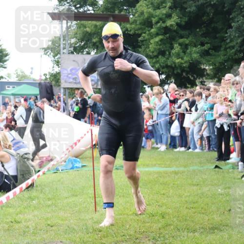 16.06.2024 - 26. Vierlanden-Triathlon Lena Gebhardt http://msf.ph/oto/6301982 16.06.2024 11:07:13 Schwimmen 367, 404, 420, 367, 404, 420 meine-sportfotos.de