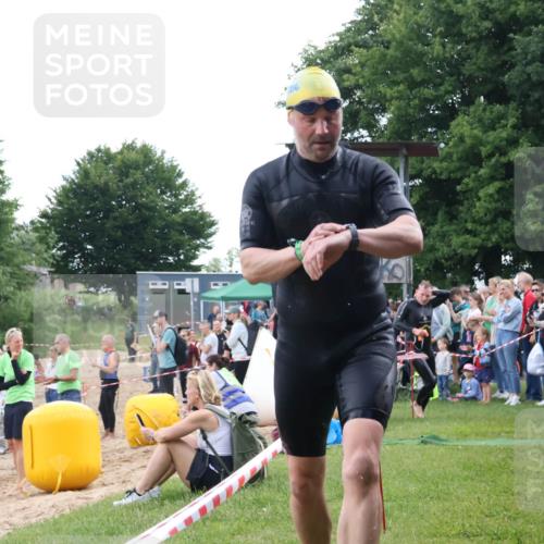 16.06.2024 - 26. Vierlanden-Triathlon Lena Gebhardt http://msf.ph/oto/6301988 16.06.2024 11:07:14 Schwimmen 367, 404, 420, 367, 404, 420 meine-sportfotos.de