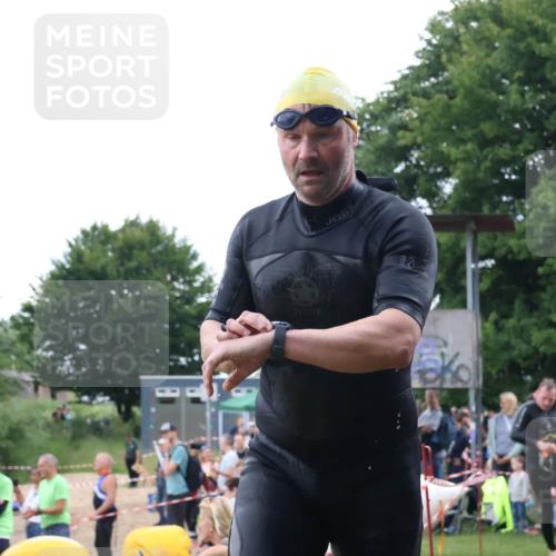 16.06.2024 - 26. Vierlanden-Triathlon Lena Gebhardt http://msf.ph/oto/6301992 16.06.2024 11:07:14 Schwimmen 367, 404, 420, 367, 404, 420 meine-sportfotos.de