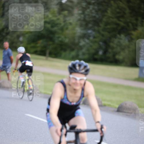 16.06.2024 - 26. Vierlanden-Triathlon Jannik Wohlers http://msf.ph/oto/6302008 16.06.2024 11:38:56 Radfahren 24, 53, 61, 181, 184, 271, 295 meine-sportfotos.de