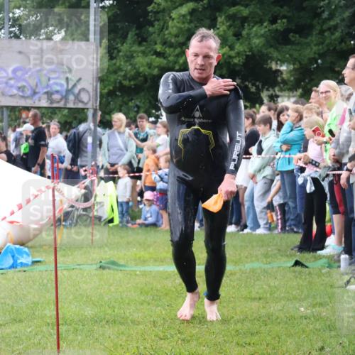 16.06.2024 - 26. Vierlanden-Triathlon Lena Gebhardt http://msf.ph/oto/6302013 16.06.2024 11:07:18 Schwimmen 420, 440, 420, 440 meine-sportfotos.de