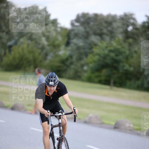 16.06.2024 - 26. Vierlanden-Triathlon Jannik Wohlers http://msf.ph/oto/6302020 16.06.2024 11:39:00 Radfahren 181, 184, 266, 267, 308 meine-sportfotos.de