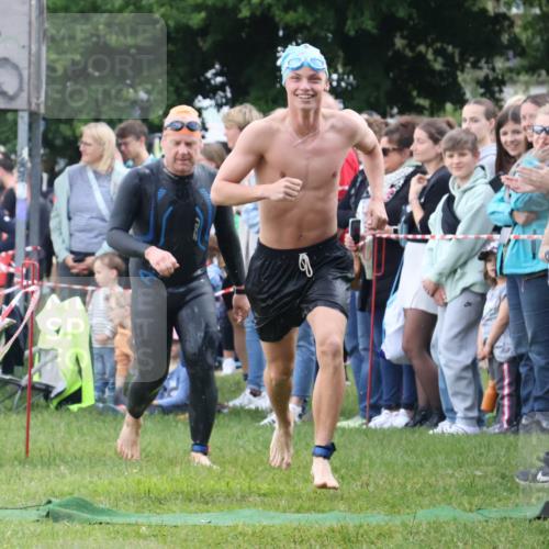 16.06.2024 - 26. Vierlanden-Triathlon Lena Gebhardt http://msf.ph/oto/6302034 16.06.2024 11:07:29 Schwimmen 363, 405, 440, 468, 363, 405, 440, 468 meine-sportfotos.de