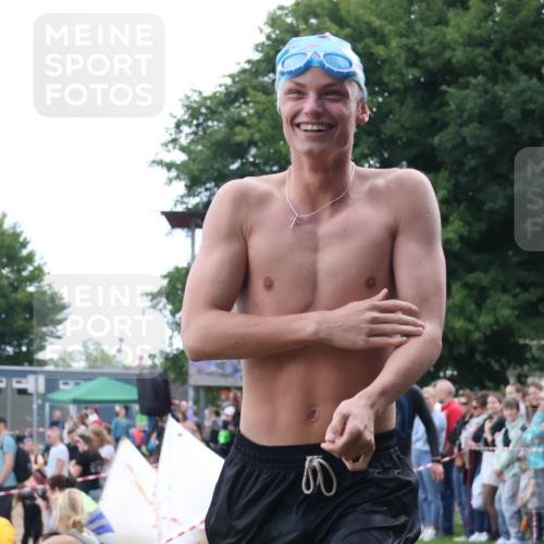 16.06.2024 - 26. Vierlanden-Triathlon Lena Gebhardt http://msf.ph/oto/6302069 16.06.2024 11:07:32 Schwimmen 363, 405, 440, 468, 363, 405, 440, 468 meine-sportfotos.de