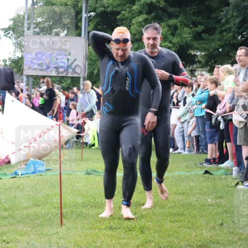 16.06.2024 - 26. Vierlanden-Triathlon Lena Gebhardt http://msf.ph/oto/6302087 16.06.2024 11:07:35 Schwimmen 363, 382, 405, 440, 468, 363, 382, 405, 440, 468 meine-sportfotos.de