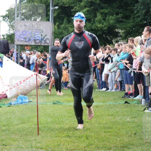 16.06.2024 - 26. Vierlanden-Triathlon Lena Gebhardt http://msf.ph/oto/6302157 16.06.2024 11:07:50 Schwimmen 374, 382, 466, 374, 382, 466 meine-sportfotos.de