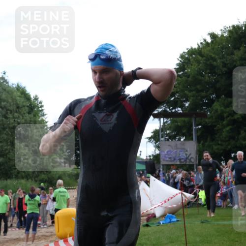 16.06.2024 - 26. Vierlanden-Triathlon Lena Gebhardt http://msf.ph/oto/6302177 16.06.2024 11:07:51 Schwimmen 374, 382, 466, 374, 382, 466 meine-sportfotos.de