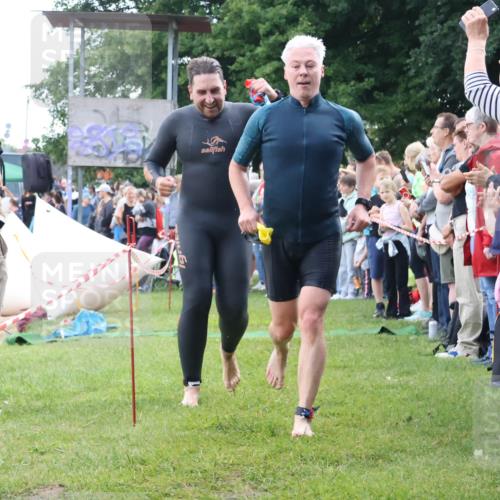 16.06.2024 - 26. Vierlanden-Triathlon Lena Gebhardt http://msf.ph/oto/6302185 16.06.2024 11:07:55 Schwimmen 374, 382, 466, 374, 382, 466 meine-sportfotos.de