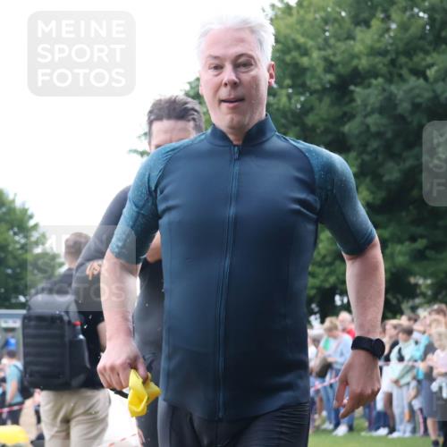16.06.2024 - 26. Vierlanden-Triathlon Lena Gebhardt http://msf.ph/oto/6302198 16.06.2024 11:07:56 Schwimmen 374, 466, 374, 466 meine-sportfotos.de