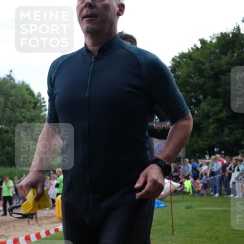 16.06.2024 - 26. Vierlanden-Triathlon Lena Gebhardt http://msf.ph/oto/6302204 16.06.2024 11:07:57 Schwimmen 374, 466, 374, 466 meine-sportfotos.de