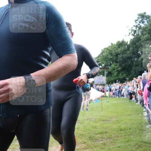 16.06.2024 - 26. Vierlanden-Triathlon Lena Gebhardt http://msf.ph/oto/6302207 16.06.2024 11:07:57 Schwimmen 374, 466, 374, 466 meine-sportfotos.de