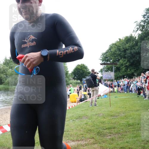 16.06.2024 - 26. Vierlanden-Triathlon Lena Gebhardt http://msf.ph/oto/6302210 16.06.2024 11:07:58 Schwimmen 374, 466, 374, 466 meine-sportfotos.de