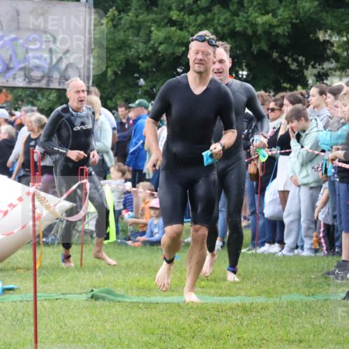 16.06.2024 - 26. Vierlanden-Triathlon Lena Gebhardt http://msf.ph/oto/6302216 16.06.2024 11:08:20 Schwimmen 388, 414, 430, 472, 388, 414, 430, 472 meine-sportfotos.de