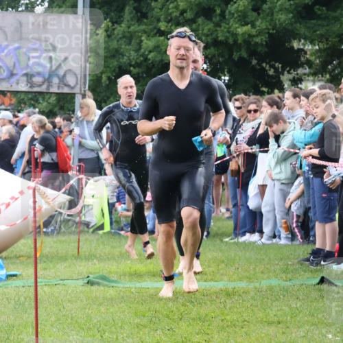 16.06.2024 - 26. Vierlanden-Triathlon Lena Gebhardt http://msf.ph/oto/6302221 16.06.2024 11:08:20 Schwimmen 388, 414, 430, 472, 388, 414, 430, 472 meine-sportfotos.de