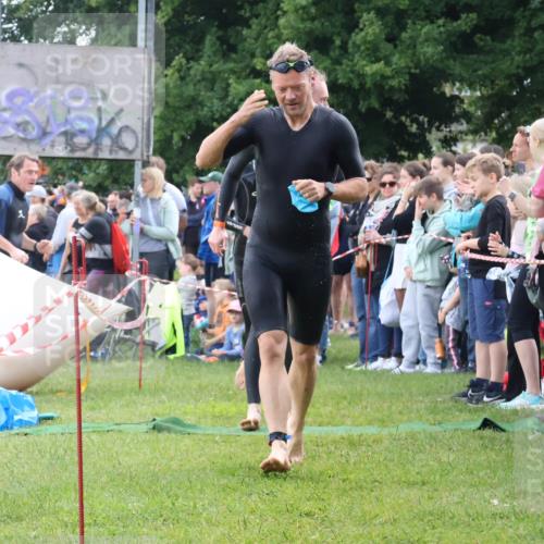 16.06.2024 - 26. Vierlanden-Triathlon Lena Gebhardt http://msf.ph/oto/6302224 16.06.2024 11:08:20 Schwimmen 388, 414, 430, 472, 388, 414, 430, 472 meine-sportfotos.de