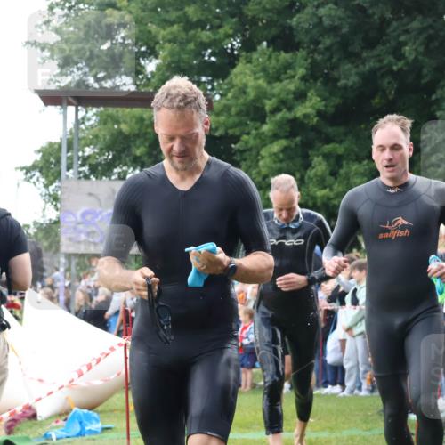 16.06.2024 - 26. Vierlanden-Triathlon Lena Gebhardt http://msf.ph/oto/6302241 16.06.2024 11:08:23 Schwimmen 377, 388, 414, 430, 472, 377, 388, 414, 430, 472 meine-sportfotos.de