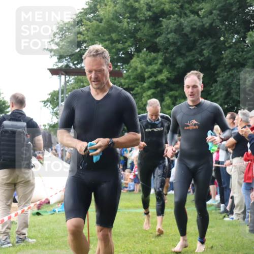 16.06.2024 - 26. Vierlanden-Triathlon Lena Gebhardt http://msf.ph/oto/6302245 16.06.2024 11:08:23 Schwimmen 377, 388, 414, 430, 472, 377, 388, 414, 430, 472 meine-sportfotos.de