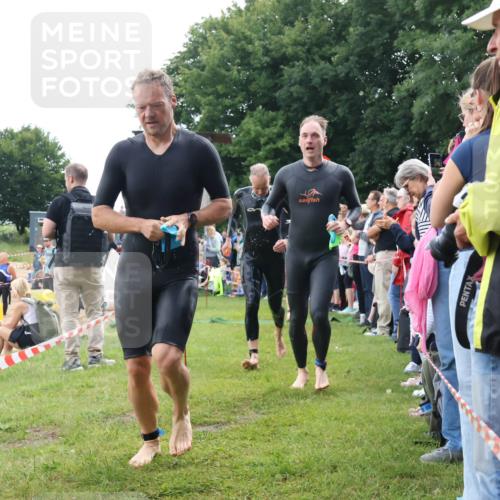 16.06.2024 - 26. Vierlanden-Triathlon Lena Gebhardt http://msf.ph/oto/6302250 16.06.2024 11:08:23 Schwimmen 377, 388, 414, 430, 472, 377, 388, 414, 430, 472 meine-sportfotos.de