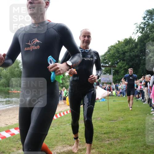 16.06.2024 - 26. Vierlanden-Triathlon Lena Gebhardt http://msf.ph/oto/6302276 16.06.2024 11:08:26 Schwimmen 365, 377, 388, 414, 430, 457, 472, 1276, 365, 377, 388, 414, 430, 457, 472, 1276 meine-sportfotos.de