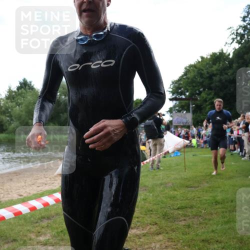 16.06.2024 - 26. Vierlanden-Triathlon Lena Gebhardt http://msf.ph/oto/6302282 16.06.2024 11:08:26 Schwimmen 365, 377, 388, 414, 430, 457, 472, 1276, 365, 377, 388, 414, 430, 457, 472, 1276 meine-sportfotos.de