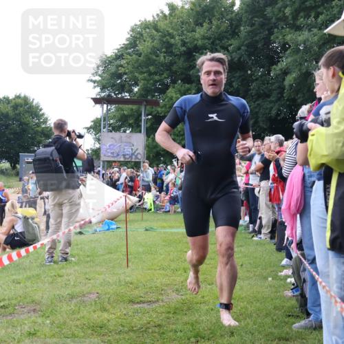 16.06.2024 - 26. Vierlanden-Triathlon Lena Gebhardt http://msf.ph/oto/6302289 16.06.2024 11:08:27 Schwimmen 365, 377, 388, 414, 430, 457, 1276, 365, 377, 388, 414, 430, 457, 1276 meine-sportfotos.de