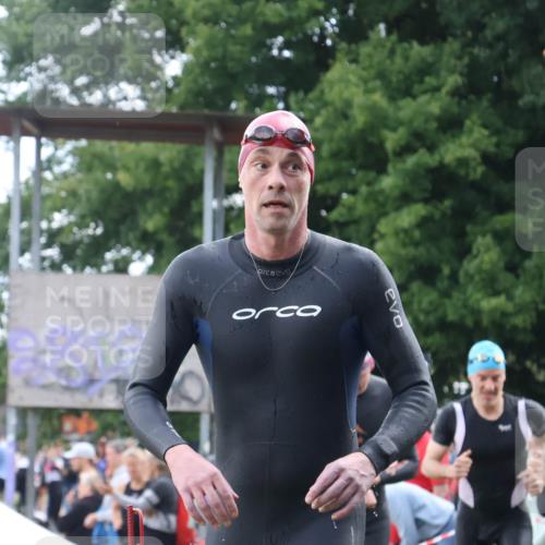 16.06.2024 - 26. Vierlanden-Triathlon Lena Gebhardt http://msf.ph/oto/6302332 16.06.2024 11:08:38 Schwimmen 359, 365, 377, 433, 454, 456, 457, 1276, 359, 365, 377, 433, 454, 456, 457, 1276 meine-sportfotos.de