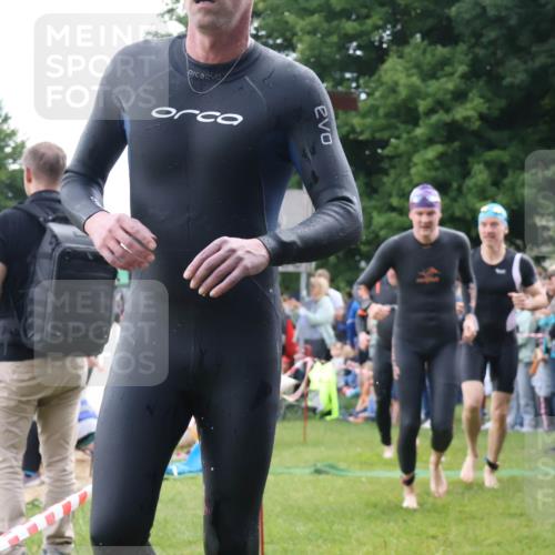 16.06.2024 - 26. Vierlanden-Triathlon Lena Gebhardt http://msf.ph/oto/6302343 16.06.2024 11:08:39 Schwimmen 359, 365, 377, 433, 454, 456, 457, 470, 1276, 359, 365, 377, 433, 454, 456, 457, 470, 1276 meine-sportfotos.de