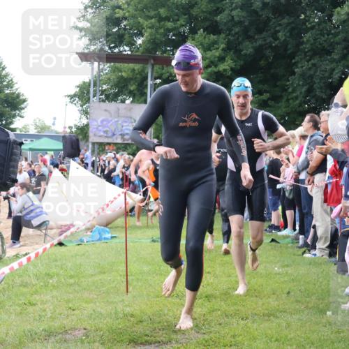 16.06.2024 - 26. Vierlanden-Triathlon Lena Gebhardt http://msf.ph/oto/6302353 16.06.2024 11:08:40 Schwimmen 359, 365, 377, 433, 454, 456, 457, 462, 470, 1276, 359, 365, 377, 433, 454, 456, 457, 462, 470, 1276 meine-sportfotos.de