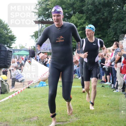 16.06.2024 - 26. Vierlanden-Triathlon Lena Gebhardt http://msf.ph/oto/6302356 16.06.2024 11:08:41 Schwimmen 359, 365, 377, 433, 454, 456, 457, 462, 470, 1276, 359, 365, 377, 433, 454, 456, 457, 462, 470, 1276 meine-sportfotos.de