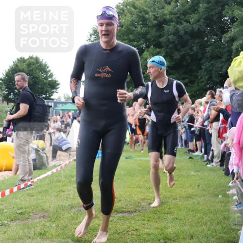 16.06.2024 - 26. Vierlanden-Triathlon Lena Gebhardt http://msf.ph/oto/6302361 16.06.2024 11:08:41 Schwimmen 359, 365, 377, 433, 454, 456, 457, 462, 470, 1276, 359, 365, 377, 433, 454, 456, 457, 462, 470, 1276 meine-sportfotos.de