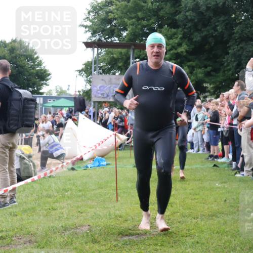 16.06.2024 - 26. Vierlanden-Triathlon Lena Gebhardt http://msf.ph/oto/6302380 16.06.2024 11:08:43 Schwimmen 359, 365, 366, 433, 454, 456, 457, 462, 470, 1276, 359, 365, 366, 433, 454, 456, 457, 462, 470, 1276 meine-sportfotos.de
