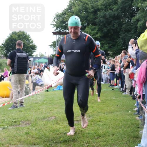 16.06.2024 - 26. Vierlanden-Triathlon Lena Gebhardt http://msf.ph/oto/6302388 16.06.2024 11:08:43 Schwimmen 359, 365, 366, 433, 454, 456, 457, 462, 470, 1276, 359, 365, 366, 433, 454, 456, 457, 462, 470, 1276 meine-sportfotos.de