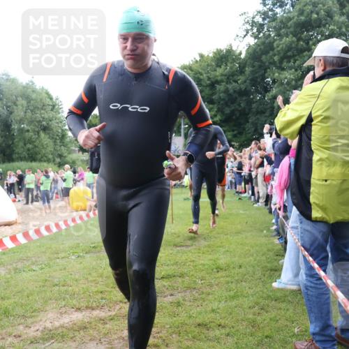 16.06.2024 - 26. Vierlanden-Triathlon Lena Gebhardt http://msf.ph/oto/6302402 16.06.2024 11:08:44 Schwimmen 359, 365, 366, 433, 454, 456, 457, 462, 470, 1276, 359, 365, 366, 433, 454, 456, 457, 462, 470, 1276 meine-sportfotos.de