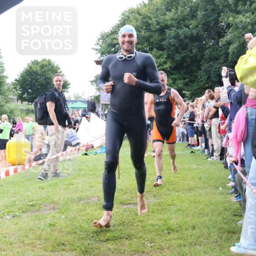 16.06.2024 - 26. Vierlanden-Triathlon Lena Gebhardt http://msf.ph/oto/6302406 16.06.2024 11:08:45 Schwimmen 359, 366, 433, 443, 454, 456, 457, 462, 470, 359, 366, 433, 443, 454, 456, 457, 462, 470 meine-sportfotos.de