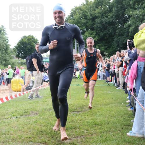 16.06.2024 - 26. Vierlanden-Triathlon Lena Gebhardt http://msf.ph/oto/6302409 16.06.2024 11:08:45 Schwimmen 359, 366, 433, 443, 454, 456, 457, 462, 470, 359, 366, 433, 443, 454, 456, 457, 462, 470 meine-sportfotos.de