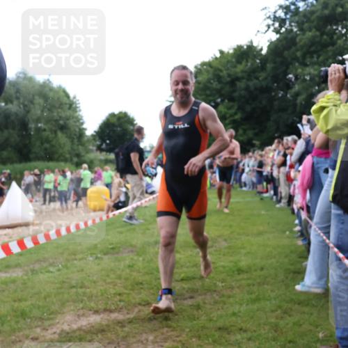 16.06.2024 - 26. Vierlanden-Triathlon Lena Gebhardt http://msf.ph/oto/6302423 16.06.2024 11:08:46 Schwimmen 359, 366, 433, 443, 454, 456, 457, 462, 470, 359, 366, 433, 443, 454, 456, 457, 462, 470 meine-sportfotos.de