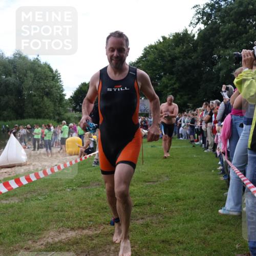 16.06.2024 - 26. Vierlanden-Triathlon Lena Gebhardt http://msf.ph/oto/6302427 16.06.2024 11:08:47 Schwimmen 359, 366, 433, 443, 454, 456, 462, 470, 359, 366, 433, 443, 454, 456, 462, 470 meine-sportfotos.de