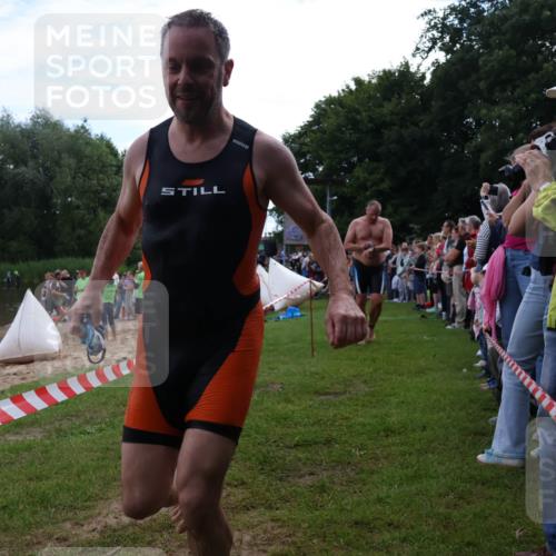 16.06.2024 - 26. Vierlanden-Triathlon Lena Gebhardt http://msf.ph/oto/6302431 16.06.2024 11:08:47 Schwimmen 359, 366, 433, 443, 454, 456, 462, 470, 359, 366, 433, 443, 454, 456, 462, 470 meine-sportfotos.de