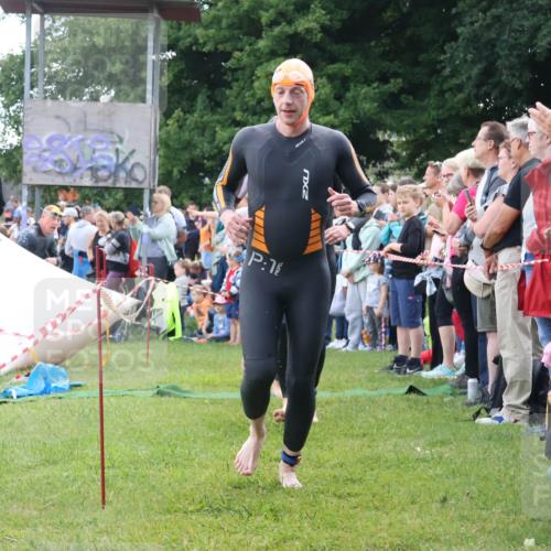 16.06.2024 - 26. Vierlanden-Triathlon Lena Gebhardt http://msf.ph/oto/6302467 16.06.2024 11:08:53 Schwimmen 359, 366, 442, 443, 462, 470, 359, 366, 442, 443, 462, 470 meine-sportfotos.de