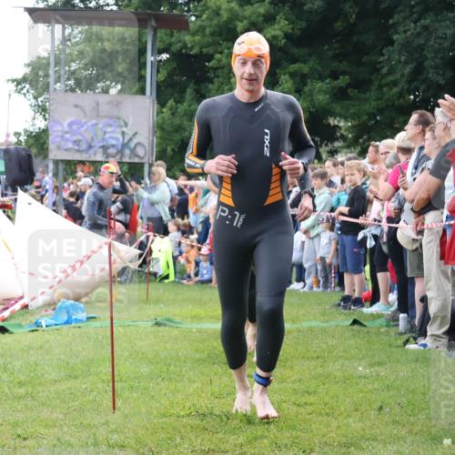 16.06.2024 - 26. Vierlanden-Triathlon Lena Gebhardt http://msf.ph/oto/6302470 16.06.2024 11:08:54 Schwimmen 359, 366, 442, 443, 453, 462, 470, 359, 366, 442, 443, 453, 462, 470 meine-sportfotos.de